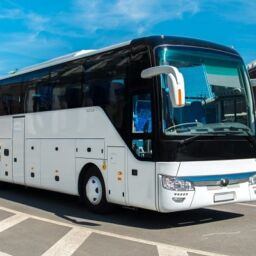 5 Reasons why minibus rental is the Best Choice for small group travel