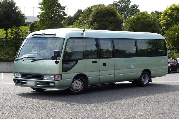 Minibus rental